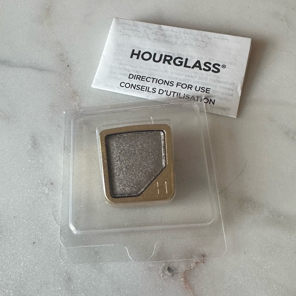NIB - HOURGLASS Curator Eyeshadow Refill - Ice - Picture 13 of 13